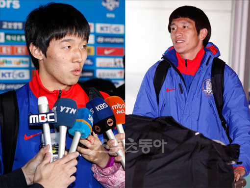 2010 남아프리카공화국 월드컵에서 사상 첫 원정 16강을 노리고 있는 한국축구국가대표팀이 동아시아연맹 선수권 대회 참가를 위해 4일 오후 김포공항을 통해 일본 도쿄로 출국했다. 6일부터 14일까지 홍콩, 중국, 일본과 맞붙게 될 대표팀은 이번 대회를 통해 국내파 및 J-리거들의 몸 상태와 조직력 등을 점검할 계획이다. 김포공항 | 양회성 기자 yohan@donga.com