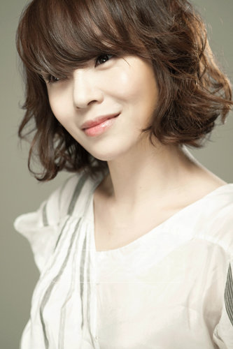 데뷔 10주년을 맞은 가수 왁스. 이번 리메이크 앨범을 기점으로 또 다른 모습을 보여주겠다는 각오를 다졌다.스포츠동아 DB