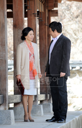 KBS드라마 ‘신데렐라 언니’ 출연중인 이미숙(왼쪽) 김갑수 [사진제공=KBS]