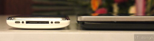 아이폰 3Gs와의 두께 차이는 거의 없다