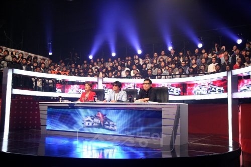 Mnet ‘슈퍼스타K 2’ 심사위원 엄정화, 이승철, 윤종신 (왼쪽부터).