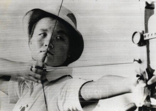 여고생 신궁 계보는 1978방콕대회 개인전에서 17세의 김진호가 금을 따면서부터 시작됐다.