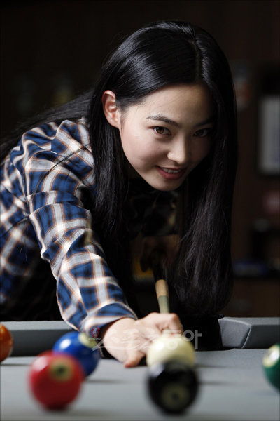 당구의 차유람은 홍콩에서 열린 국제대회 당시 “꽃과 같이 예쁜 대회 최고의 미녀”라는 극찬을 받기도 했다. 연예인 뺨치는 외모에 금메달을 바라보는 실력까지 갖춰 광저우아시안게임에서 가장 주목 받는 얼짱 스타로 꼽힌다. [스포츠동아 DB]
