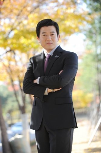 드라마 '자이언트'에서 든든한 맏형 이성모 역할을 맡은 탤런트 박상민. 사진제공 SBS.