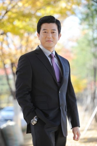 드라마 \'자이언트\'에서 든든한 맏형 이성모 역할을 맡은 탤런트 박상민. 사진제공 SBS.