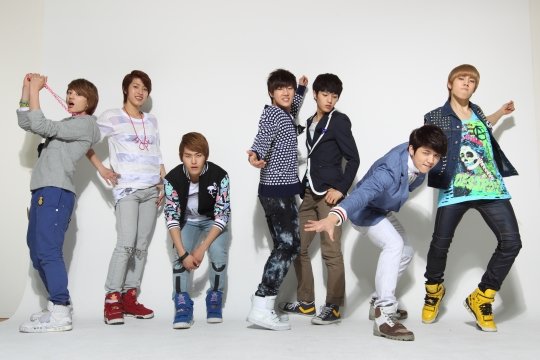 인피니트라는 그룹의 음악이 정말 좋다고 생각해줬으면 좋겠다고 밝혔다. 그들은 팬들에게 계속 기억되는 국민 가수가 되고 싶다고 말했다. 성종-성열-호야-성규-엘-우현-동우(왼쪽부터)