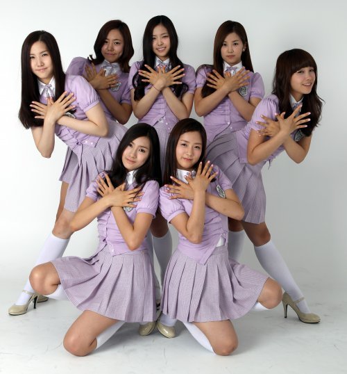 '청순돌'로 알려진 에이핑크 멤버들은 “청순이요? 실제와 서로 다른 멤버들의 무대 모습에 경악해요”라고 말했다.  박화용 기자 inphoto@donga.com