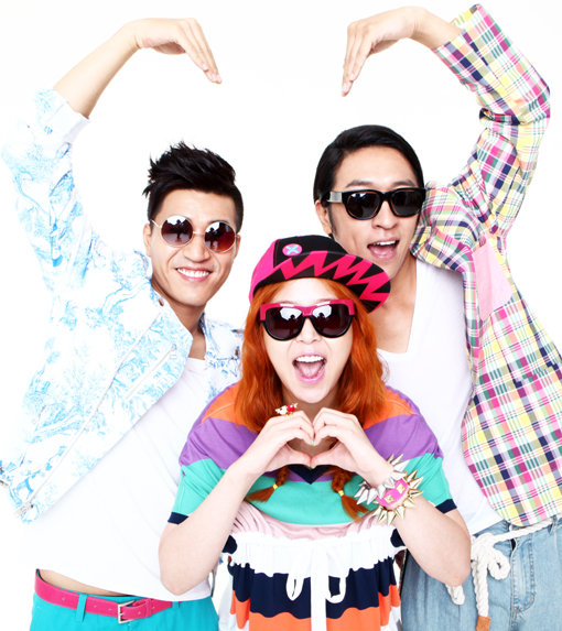 비 온 뒤 땅이 더 단단하게 굳듯이 여러 가지 우여곡절 끝에 5년 만에 다시 뭉친 3인조 혼성그룹 코요태. 왼쪽부터 김종민, 신지, 빽가. 사진제공｜피케이미디어