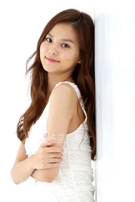 ‘신비소녀’에서 매력적인 연기자로 성장 중인 연기자 우리. 국경원 기자 onecut@donga.com 트위터 @k1isonecut