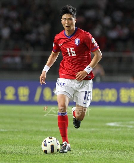 공격하는것만 좋아하던 기성용도 공수를 겸비한 미드필드가 되고서야 유럽무대서 진가를 인정받았다. 스포츠동아DB