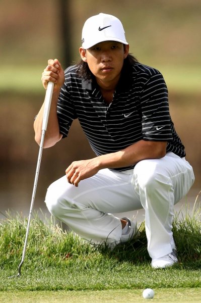 21일 경기도 여주 해슬리 나인브릿지 골프장에서 열린 최경주 CJ인비테이셔널 2라운드에서 앤서니 김이 14번홀 퍼팅 라인을 살피고 있다. 사진제공|CJ