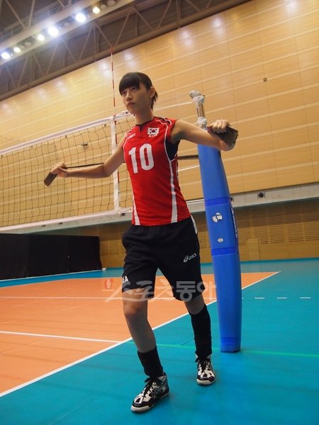 연습 코트에서 개인 체력 훈련을 하는 김연경. 도쿄(일본)|원성열 기자 sereno@donga.com 트위터 @serenowon