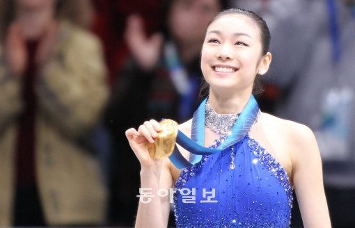 2010밴쿠버동계올림픽서 금메달을 목에 걸고 있는 김연아. 스포츠동아DB