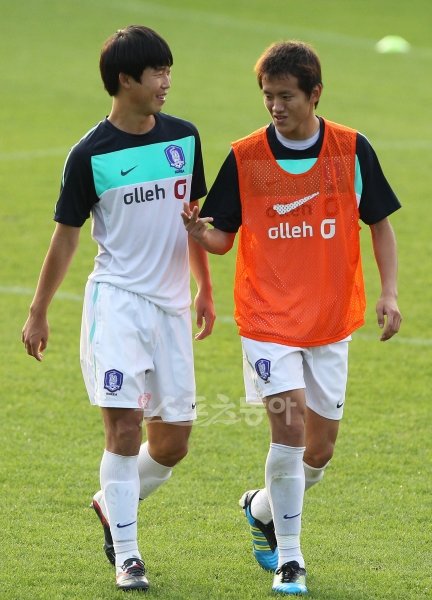 성남 윤빛가람(왼쪽)과 홍철은 1990년생 동갑내기로 K리그에서 가장 젊은 신세대 파트너다. 성남은 흥행 등 큰 도움이 될 것으로 기대하고 있다. 스포츠동아DB