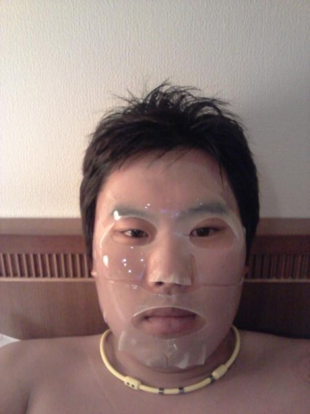 마스크팩을 한 류현진. 사진 출처=류현진 트위터