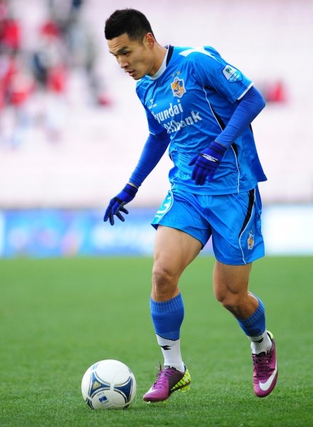 일본 J리그에서 뛰다가 올해 울산으로 복귀한 김승용은 K리그 도움왕을 목표로 하고 있다. K리그와 AFC 챔피언스리그에서 이미 도움을 한 개씩 올리며 순항 중이다. 김승용의 드리블 모습. 사진제공｜울산현대