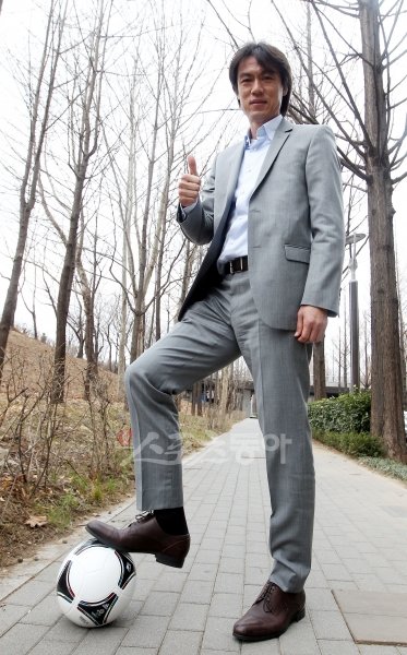 올림픽대표팀 홍명보 감독은 스포츠동아 창간 4주년 인터뷰 내내 진솔하게 속내를 털어놓았다. 박화용 기자 inphoto@donga.com 트위터 @seven7sola