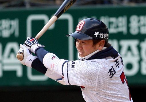 질책성으로 경기에 나서지 못하자 쇠방망이를 들고 3일간 꼬박 400∼500번씩 스윙을 했던 두산 최주환. 그는 또 하나의 인간승리스토리를 꿈꾼다. 스포츠동아DB