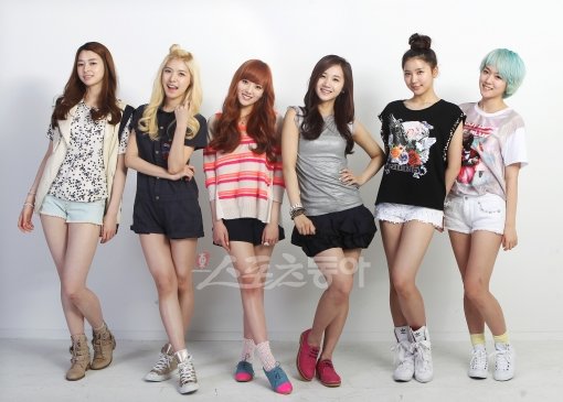 아름다운 음악으로 사람들의 마음속에 사랑의 꽃을 피우겠다는 헬로비너스. 왼쪽부터 나라 앨리스 윤조 유아라 유영 라임. 김종원 기자 won@donga.com 트위터 @beanjjun