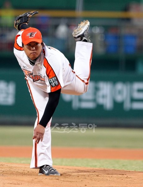 수비의 도움을 받지 못하다보니, 1회부터 전력투구를 해야 했다. 타선의 도움을 받지 못해 허탈한 마음도 컸을 것이다. 한화 
류현진이 오른쪽 등 근육 경직으로 1군 엔트리에서 빠졌다. 부상이 심한 것은 아니지만, 훌훌 털고 일어서기 위해 휴식기를 갖기로 
했다. 스포츠동아DB