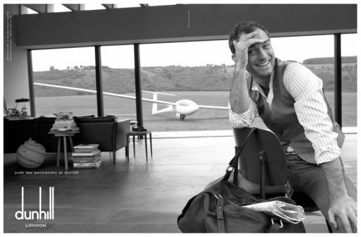 주드로는 과거 올드한 느낌이었던 던힐 브랜드에 세련된 느낌을 더해주었다. 사진=던힐 광고 컷