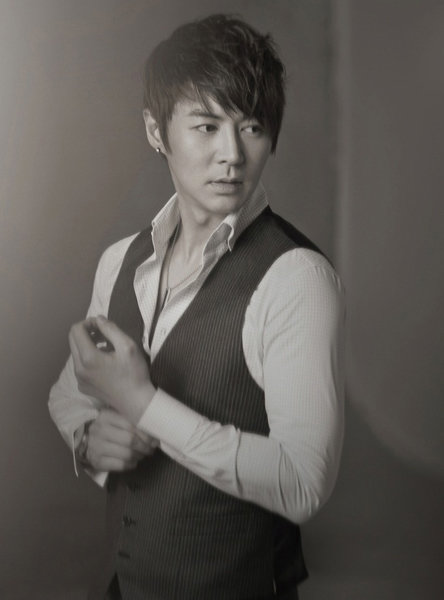 가수 전진. 사진제공|신화컴퍼니