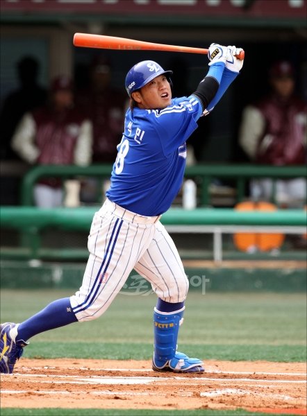 삼성 박석민이 프로 데뷔 9년차를 맞은 올해 생애 최고의 활약을 펼치고 있다. 자신의 시즌 최다 홈런(2009년 24개)을 넘어설 기세인 데다, 생애 첫 100타점 목표를 향해서도 순항하고 있다. 스포츠동아DB