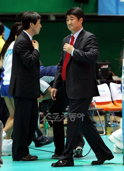 신치용 감독(오른쪽). 스포츠동아DB