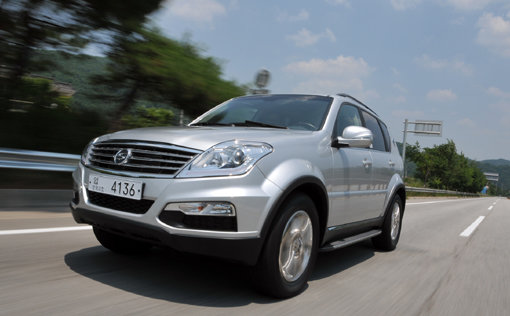 쌍용자동차 렉스턴W는 뛰어난 승차감은 물론이고 향상된 연비와 합리적인 가격으로 관심을 끌고 있다. 사진제공|쌍용자동차