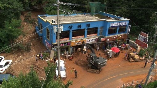 폭우가 지나간 군산의 복구 현장을 담은 ‘관찰카메라 24시간’의 한 장면. 사진제공｜채널A