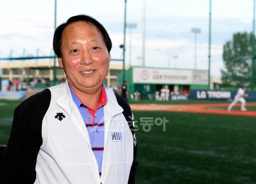 대전 레이디스 김근영 대표는 팀을 위해 물심양면으로 지원하고 있다. 레이디스가 2년 만에 강팀으로 발돋움하는 데는 김 대표의 후원이 결정적이었다. 익산｜김민성 기자