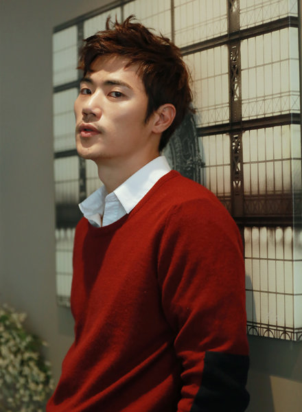 최근 종영한 KBS 2TV 월화드라마 ‘해운대 연인들’로 데뷔 이래 제대로 망가진 연기를 선보인 김강우. “멋있어 보이는 연기는 오히려 쉽지만 공감을 얻는 연기는 쉽지 않다”며 어려움을 털어놨다. 사진제공|나무엑터스