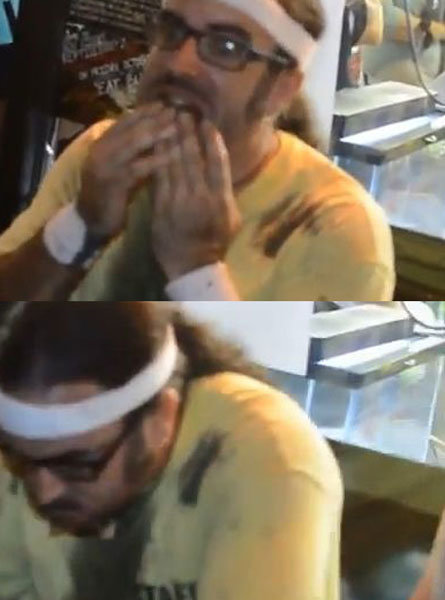 바퀴벌레 먹기대회 우승자 사망