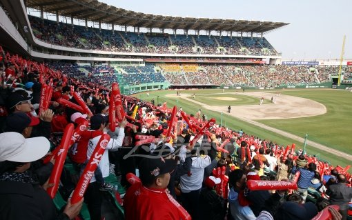 SK 와이번스의 홈구장인 인천 문학야구장의 풍경. 스포츠동아DB