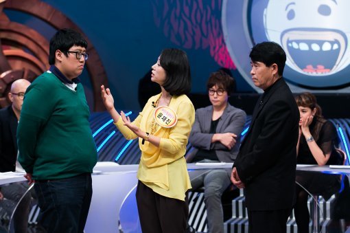 채널A ‘분노왕’이 가족들의 계속되는 잔소리에 자신감을 잃은 남성 출연자를 위해 솔루션을 제공한다. 사진제공|채널A