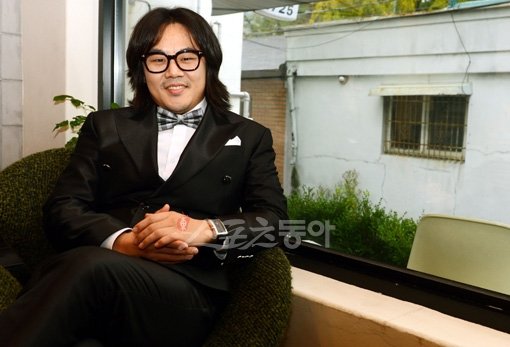 영화 ‘광해, 왕이 된 남자’의 호위무사 김인권이 ‘강철대오:구국의 철가방’ 속 로맨티스트 배달원으로 분한다. “코미디 영화인데 슬퍼서 참았다”며 그는 자신의 변신을 기대했다. 박화용 기자 inphoto@donga.com 트위터 @seven7sola