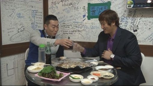 오릭스 버팔로스 이대호와 JTBC 야구 해설위원 정수근. 사진=JTBC