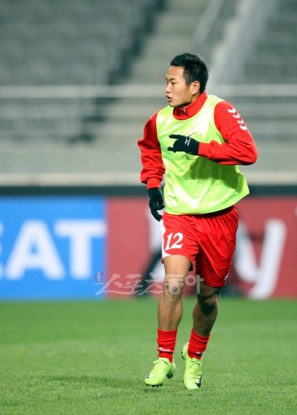 K리그 진출 가능성이 높은 정대세가 수원과 대전을 놓고 고민 중이다. 대전은 정대세의 원 소속팀인 쾰른과 합의한 가운데 정대세 설득에 초점을 맞추고 있다. 스포츠동아DB