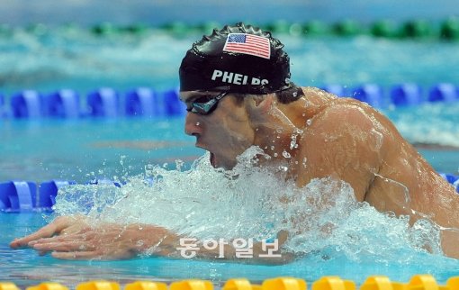 마이클 펠프스의 지난 2008 베이징올림픽 당시 역영 모습. 동아일보DB