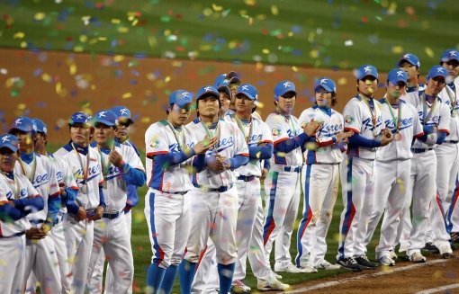 온갖 우여곡절과 ‘역대 최약체’라는 평가 속에 출범한 제2회 WBC 대표팀은 오히려 새로운 태극 영웅들과 끈끈한 팀워크를 뽐내며 1회 대회의 4강보다 더 큰 ‘준우승 신화’를 썼다. 스포츠동아DB