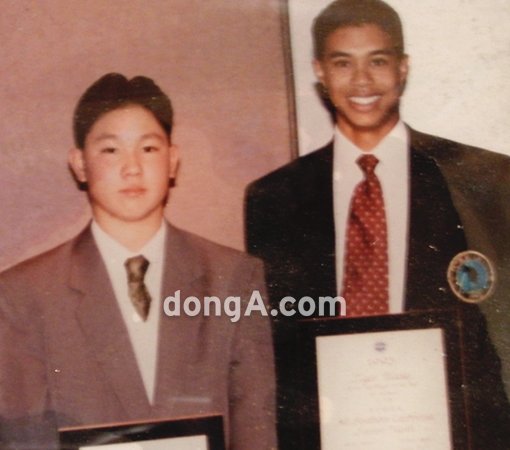 아마추어 시절 최우수 선수에 선정됐던 박진(왼쪽)과 타이거 우즈의 모습. 동아닷컴DB