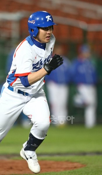 SK 최정은 역대 4번째로 3년 연속 3할-20홈런을 기록했다. 야구선수로 생물학적 전성기에 이르지는 않았지만, 이미 국내 최고의 3루수가 됐다. 그리고 2회 연속 WBC에 출전한다. 스포츠동아DB