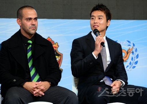 28일 오후 서울 홍은동 그랜드힐튼호텔에서 열린 '2013 K리그 클래식' 미디어데이에 참석한  전북 이동국이 출사표를 밝히고 있다. 서울 | 김민성 기자 marineboy@donga.com 트위터 @bluemarine007