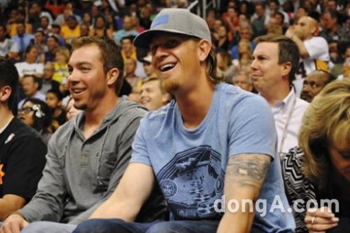 LA 에인절스의 에이스 제러드 위버는 4년 전 하늘로 먼저 떠난 친구 닉 아덴하트를 기리며, 마운드에 오를 때마다 그의 이니셜을 새겨넣는다. 과연 위버는 올 시즌 친구의 영전에 우승반지를 선물할 수 있을까. 동아닷컴DB