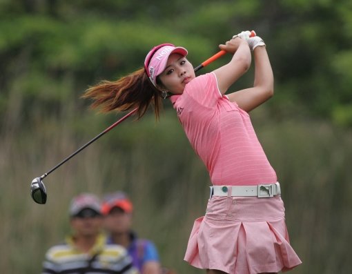 KLPGA 투어를 대표하는 미녀 골퍼들의 마음을 사로잡은 혼마골프엔 어떤 매력이 숨어 있을까. 양수진이 혼마의 드라이버로 호쾌한 티샷을 하고 있다. 사진제공｜KLPGA