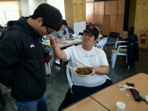 김기리 유민상 열애 소식에 유민상이 부러운 심경을 전했다. 사진=유민상 트위터