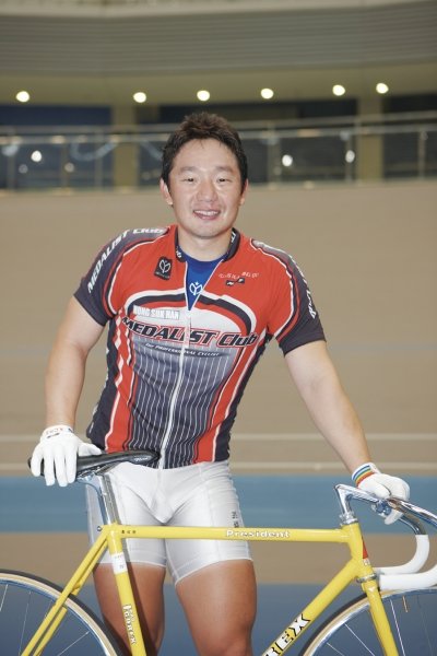 “그가 정말 대단한 것은 440승의 통산 최다승보다 13년 동안 한번도 특선급에서 탈락한 적이 없다는 점이다.” 전문가의 평가처럼 홍석한은 철저한 자기관리로 한국 경륜의 역사를 써내려가고 있다. 사진제공|국민체육진흥공단