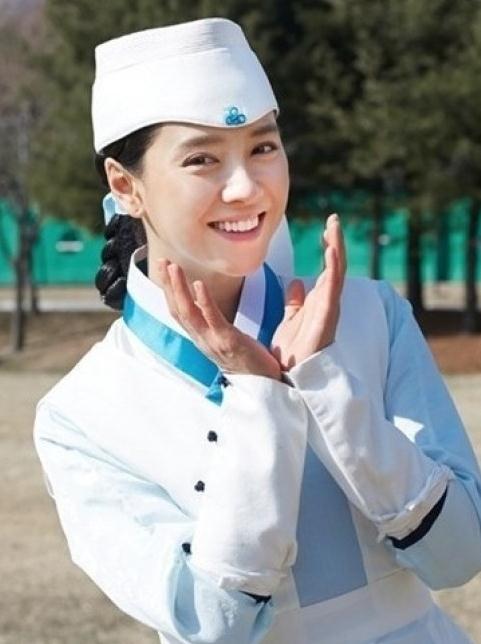 송지효 꽃받침 애교