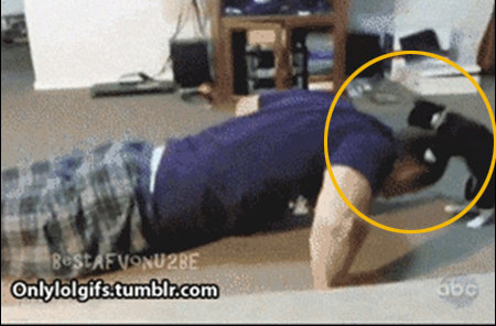 팔굽혀 펴기 귀여운 교관