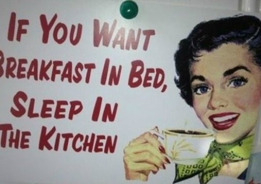 ‘침대에서 아침 먹는 법’ 사진=인터넷 커뮤니티